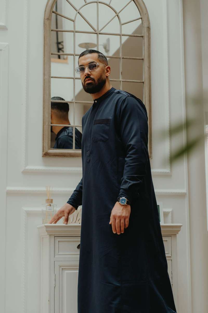 Qamis homme couleur bleu nuit modèle Abrar