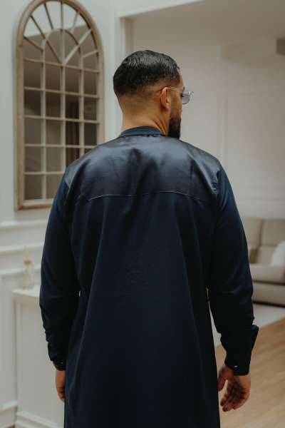 Photo de dos du Qamis homme couleur bleu nuit modèle Abrar