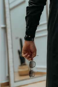 Manche du Qamis noir Noujoum modèle Qawam