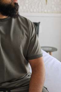 Ensemble Maybak Kaki | Tee-shirt & Bermuda Assortis | Noujoum